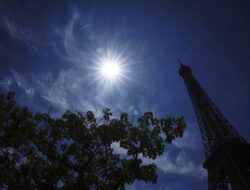 Europe Heat Wave 2025: Paris Hits 104°F as Heat Alerts Expand